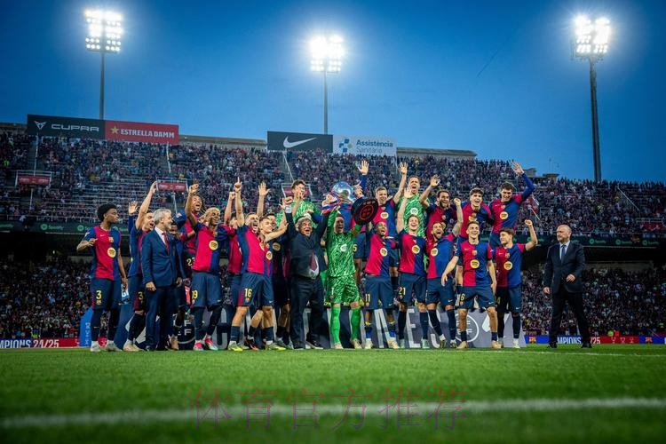 记者：巴萨球员聚餐庆祝晋级国王杯决赛